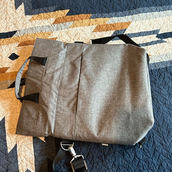 Thule gray changing bag - Picture 5 of 5